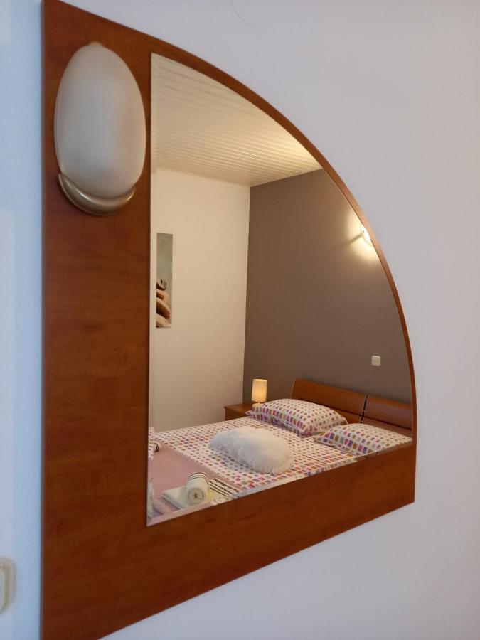 Apartman Katica Banjol Exterior photo