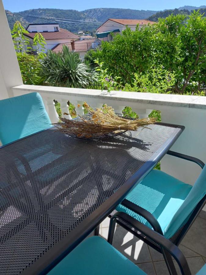 Apartman Katica Banjol Exterior photo