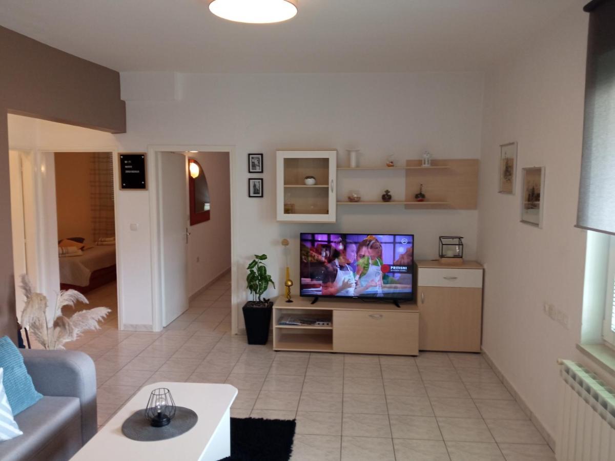 Apartman Katica Banjol Exterior photo