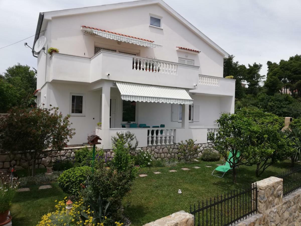 Apartman Katica Banjol Exterior photo